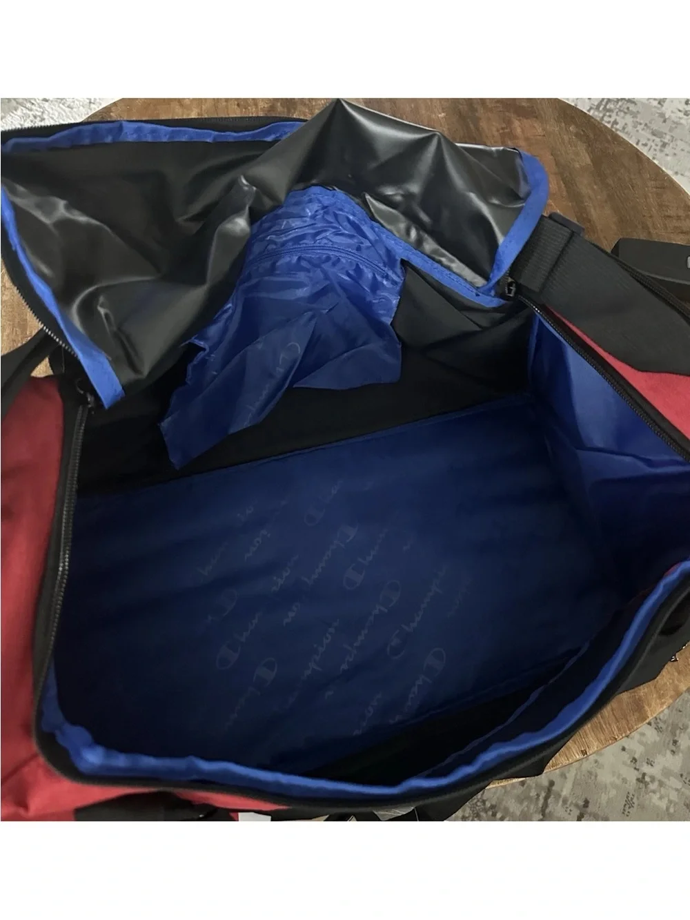 Champion spacious duffel
